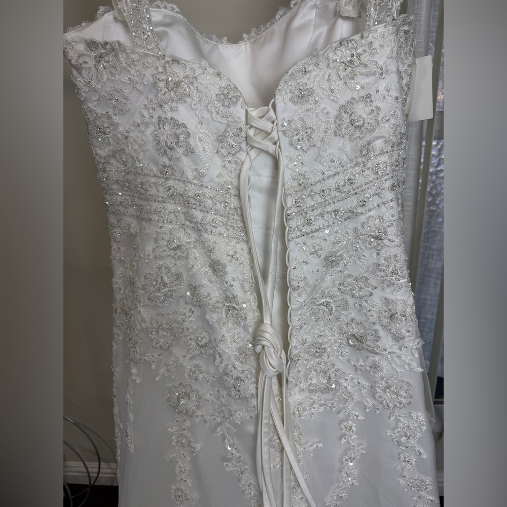 NWT Maggie Sottero Haute Couture bridal gown, Size 16, beaded lace wedding dress - Picture 12 of 15
